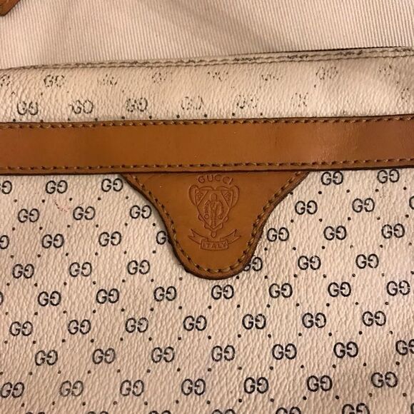 Gucci vintage cross body bag, clean inside - Picture 13 of 14